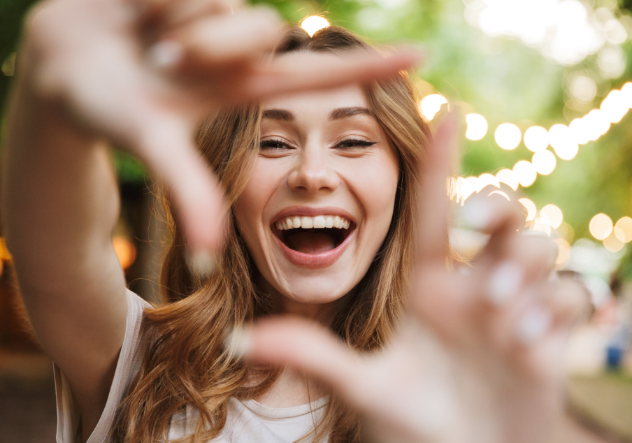 Woman smiling with white teeth